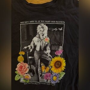 Medium Dolly Parton tshirt